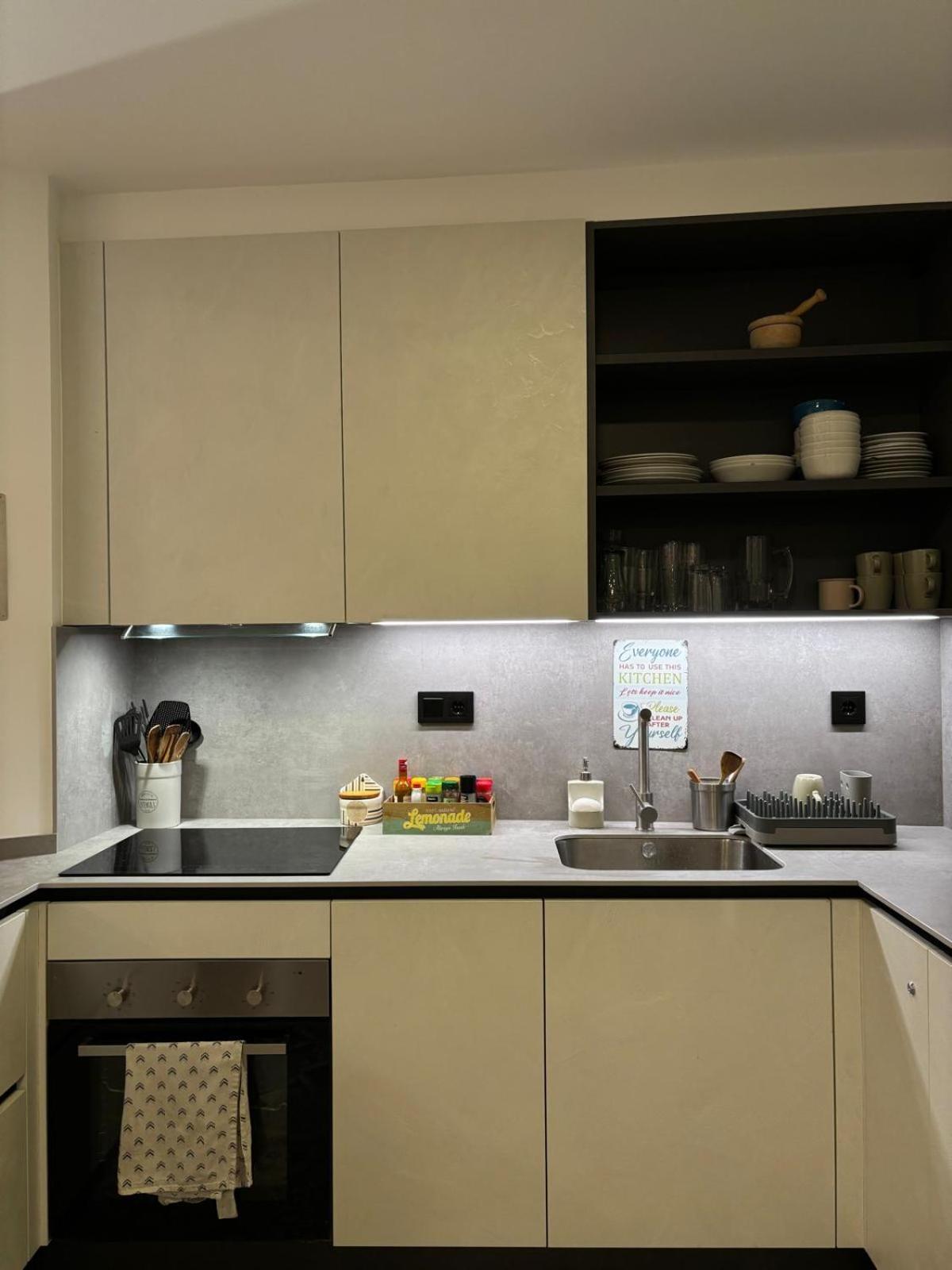 Itaca Hostel Барселона Экстерьер фото