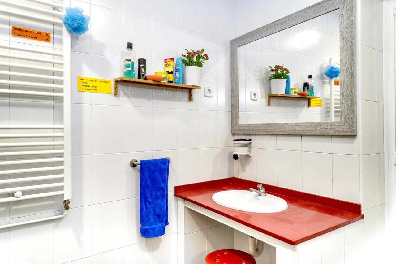 Itaca Hostel Барселона Экстерьер фото