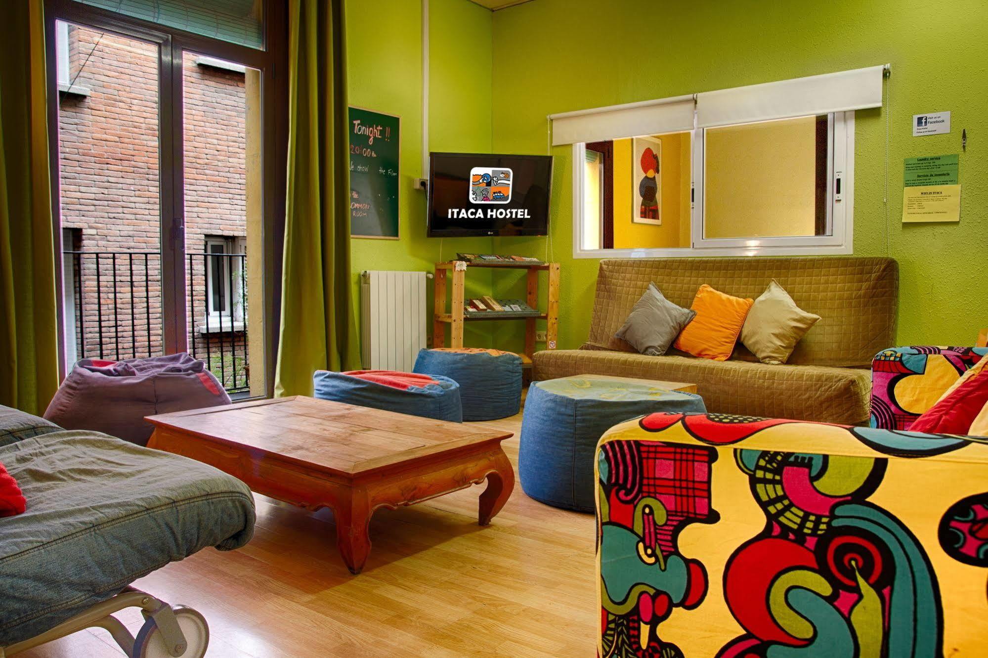 Itaca Hostel Барселона Экстерьер фото